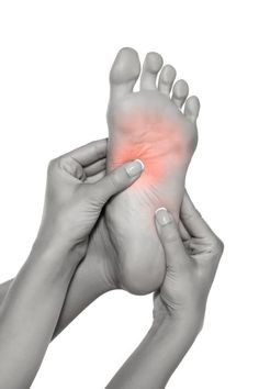 علت گرفتگی عضلات کف پا چیست 